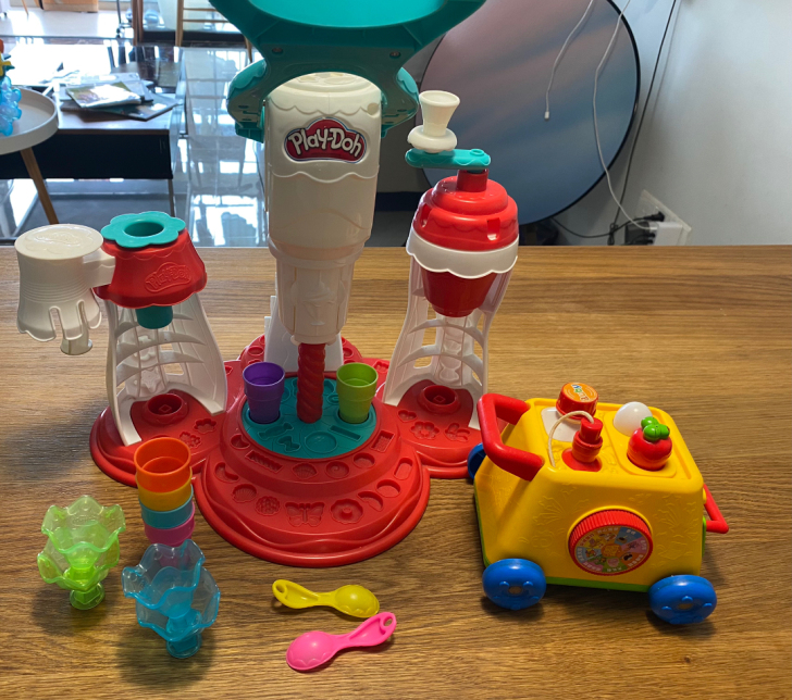 培乐多橡皮泥玩具和澳乐玩具