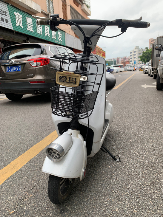 九成新爱玛电动车,48v标准国标车,续航5...