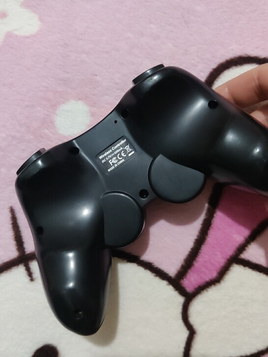游戏手柄，只用过一两次，几乎全新的，之前玩...