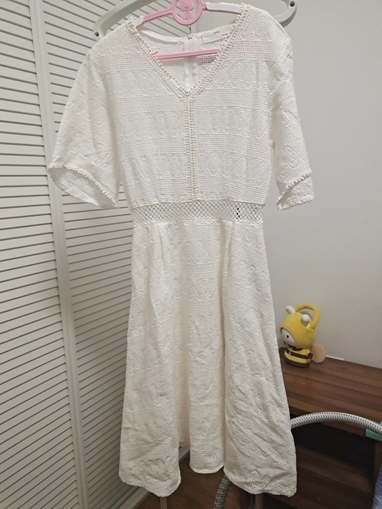 仙女裙，纯白色，图片有色差，这件自己能穿肯...