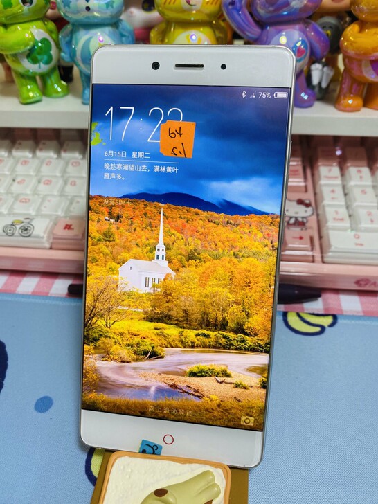 努比亚z11 4+64大屏幕学生双卡双待骁...