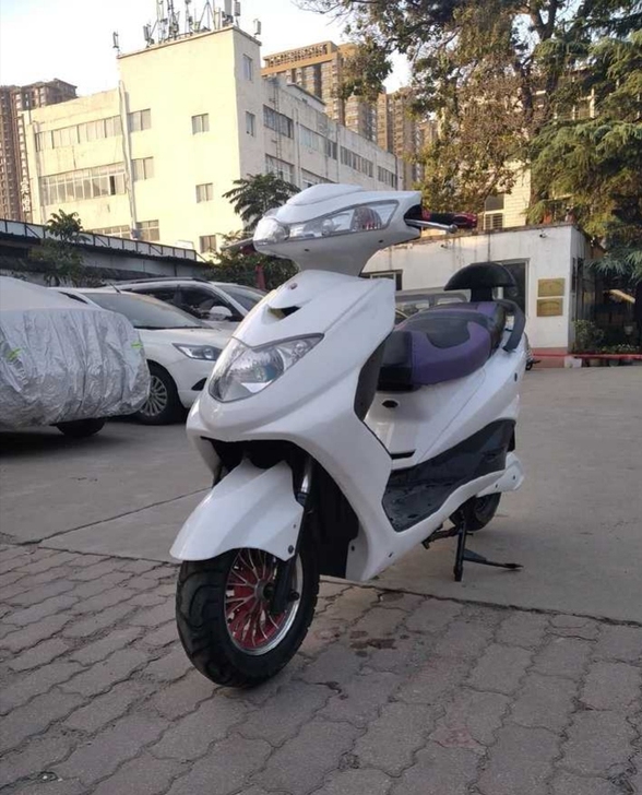 出二手电动车，价格实惠，95成新。爱玛，雅...