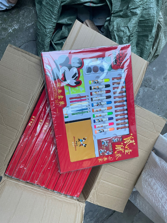 绘画套装,一箱12个,单卖一个价格,整箱更...