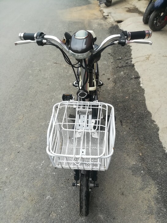 48V爱玛电动车,9成新,车主买了小车基本...