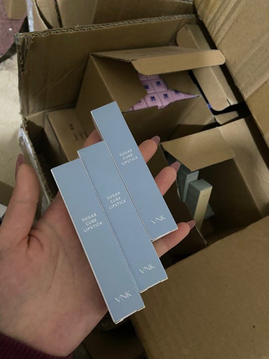 vnk小方糖口红，1-15全色号。全新正品...