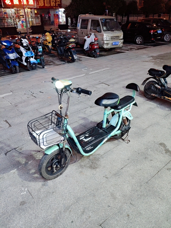 小刀电动车