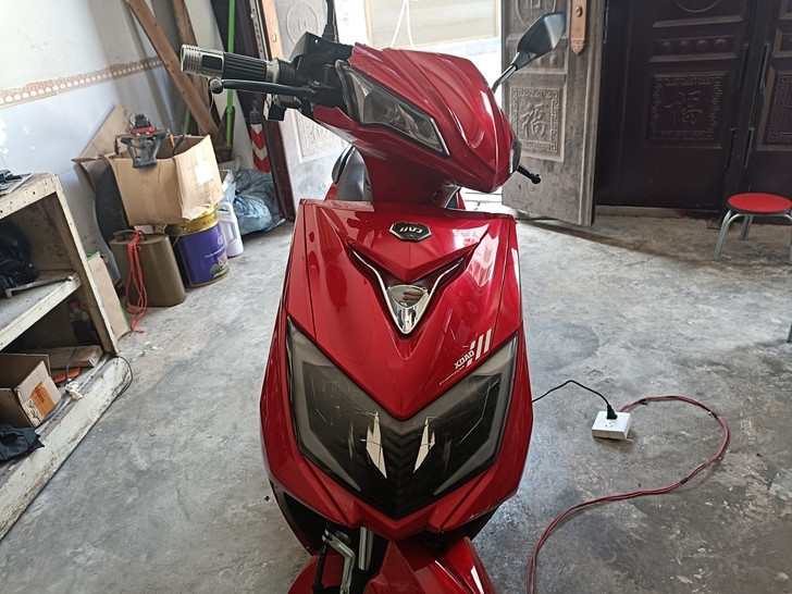 小刀电动车  72v  刚换电瓶不久  仪...