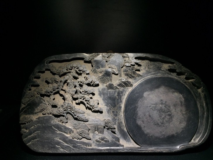 旧藏，端石山鸟时鸣春涧中文房端砚
