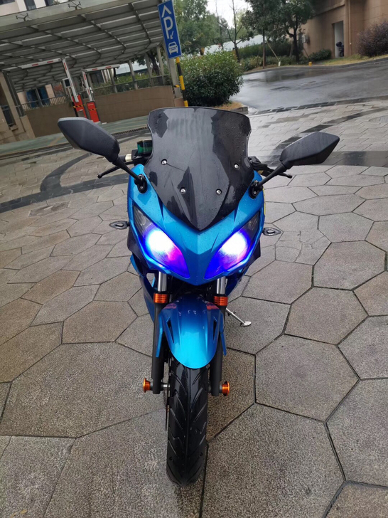 s款250大跑车摩托车