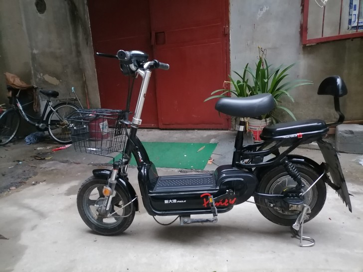 本人因工作原因离开徐州，现有一辆电动车，新...