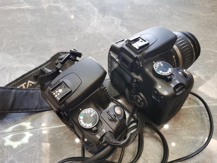 佳能350D 机身二只  18-55镜头一只