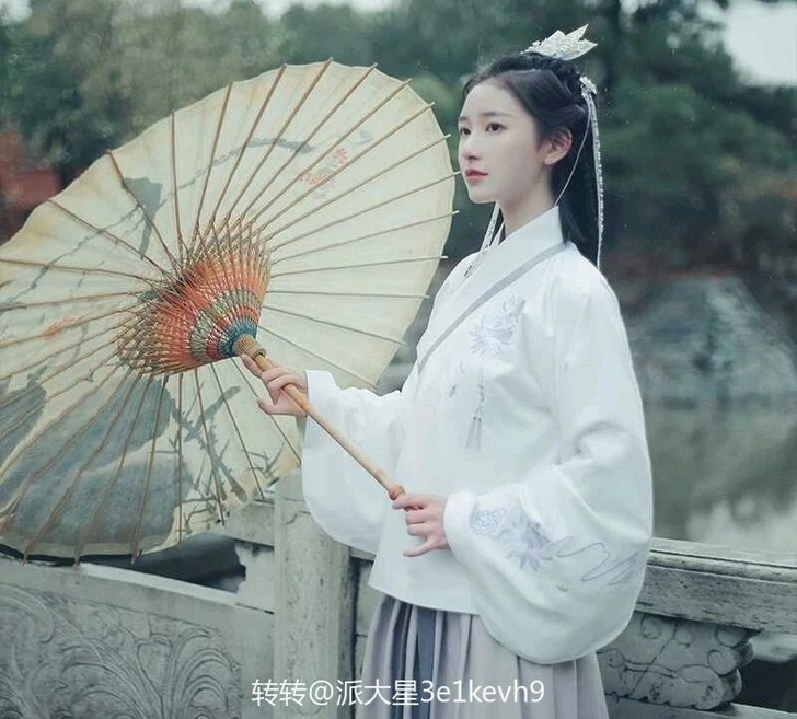 L码池夏家昙然汉服