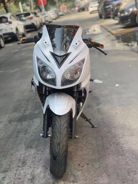男装街车二手摩托车精品车，本田，铃木，雅马...