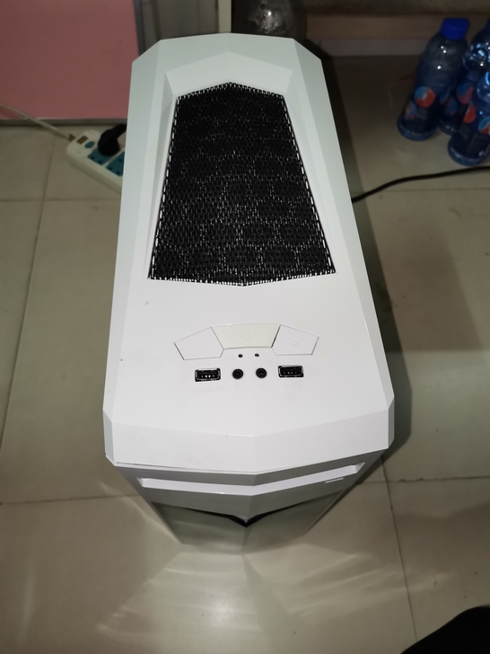 出一台AMD主机+长城22寸显示器。配置如...