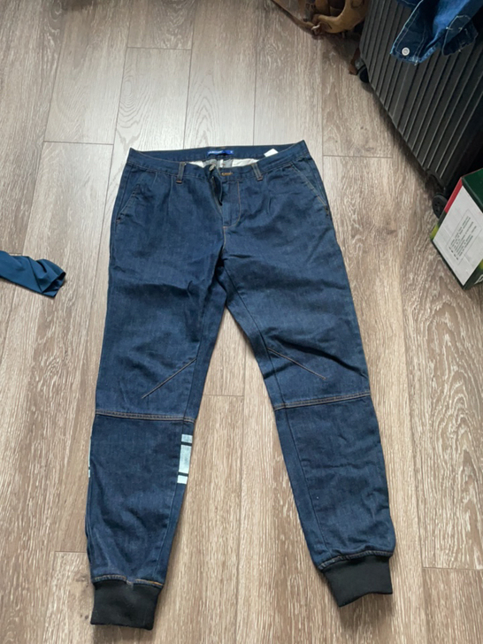 男式牛仔裤，xl码，非真假不退换，最低价了