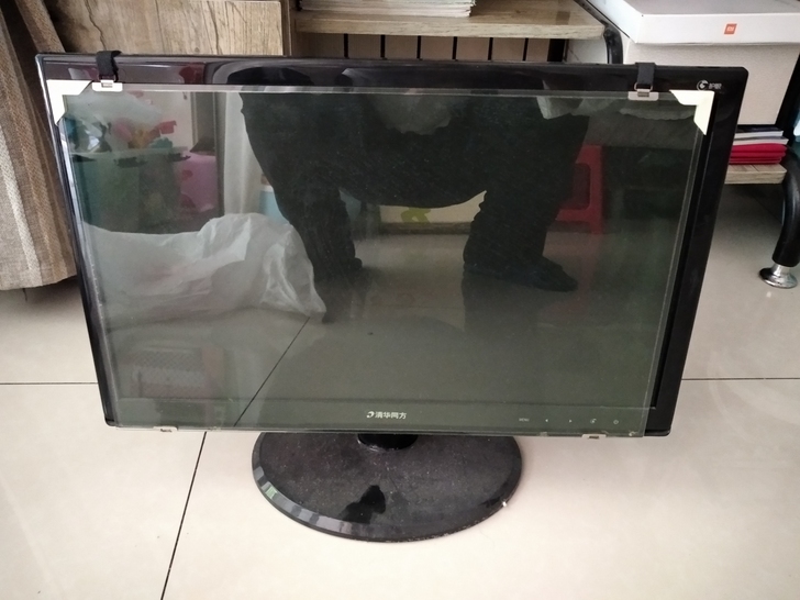 清华同方20英寸 电脑显示器，接近全新，送...