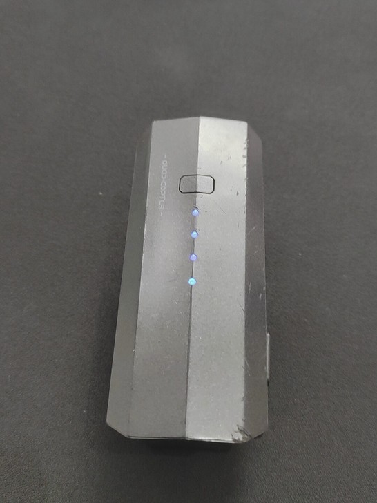 世季F11无人机电池  ，有点小鼓包 ，能...