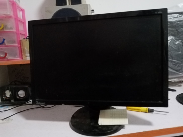 电脑显示器  优派19寸液晶显示器，VGA...