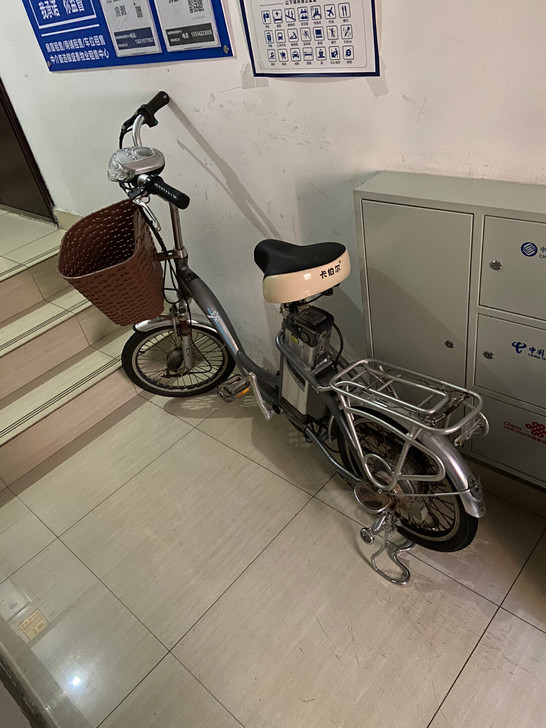 爱玛电动车，锂电电动车，电池不行了需要更换...