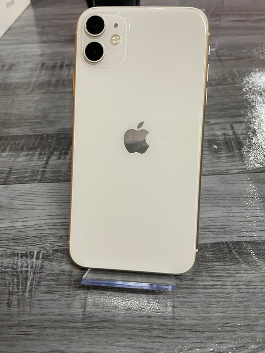 苹果11国行64g刚买半年还没有过保，保护...