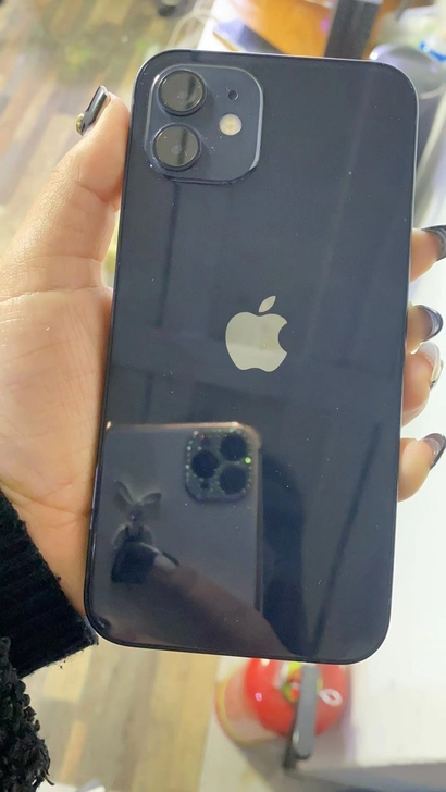 自己用的苹果 iPhone 12,128G...