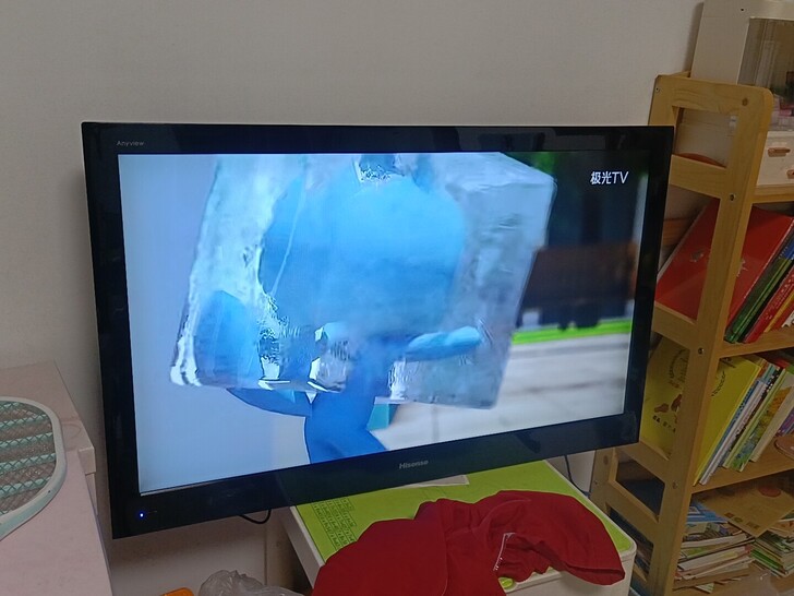 海信液晶电视42寸，原装进口LG面板。色彩...