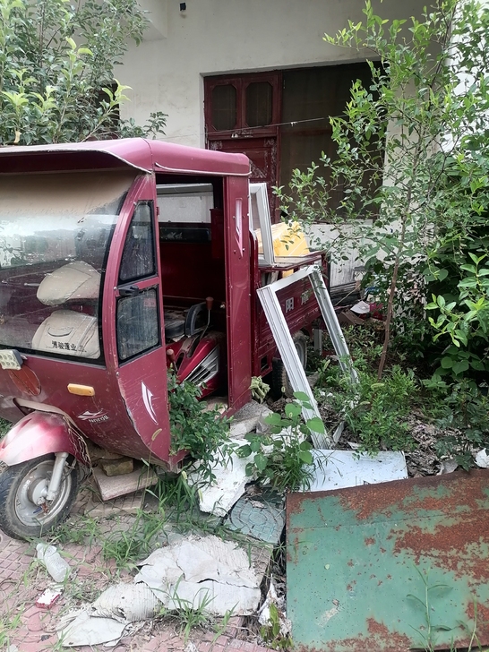 大阳摩托三轮卖了哈，800块不出外地