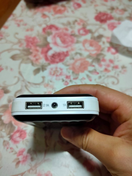 大电量充电宝7成新，低价出售，正常使用20...