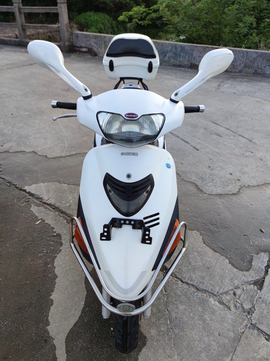 精品铃木海王星125白色现货