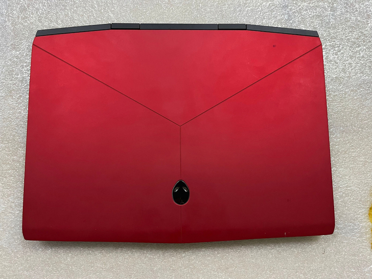 外星人M15笔记本 中国红配色 i7-97...