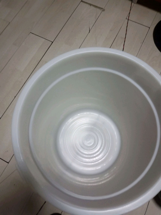 全新 大白桶垃圾桶全新