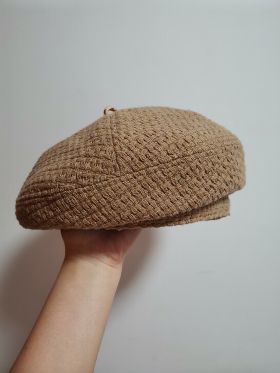 全新的仅拆标画家帽，粗尼驼色贝雷帽，买了就...