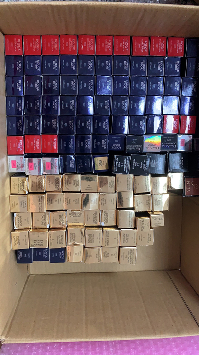 全新口红 不同的色号不同的价具体私聊我