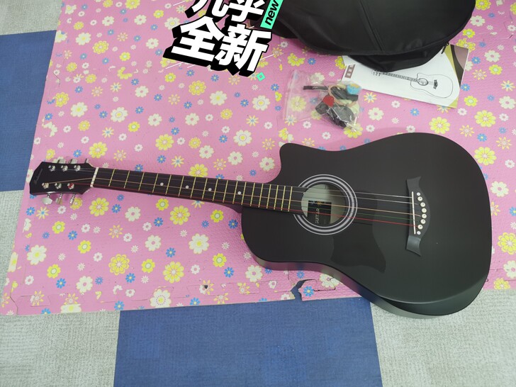 买回来就弹了两次，没兴趣就不想要了，便宜处...