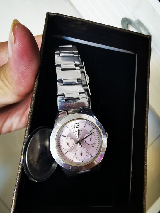 卡西欧手表,小表盘,三眼日历