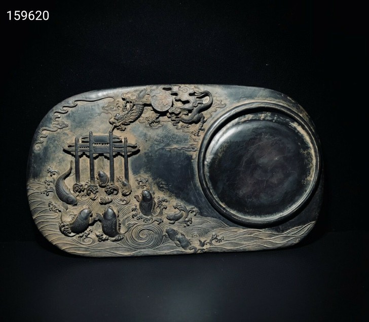 端砚，鲤鱼跳龙门。雕刻精细灵动逼真栩栩如生...