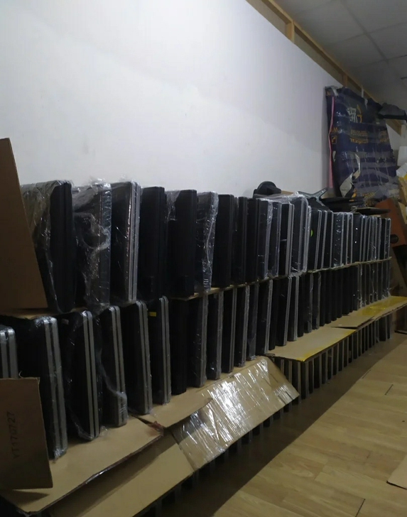 戴尔p2314h显示器成色都不错，公司办公...