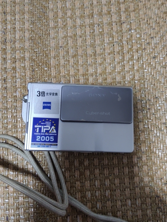 sony T7 最薄的复古 成色如图,还算...