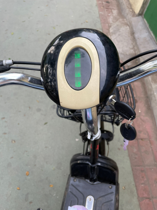 电动车 新日小型电车黑色 原装新电瓶 同城...
