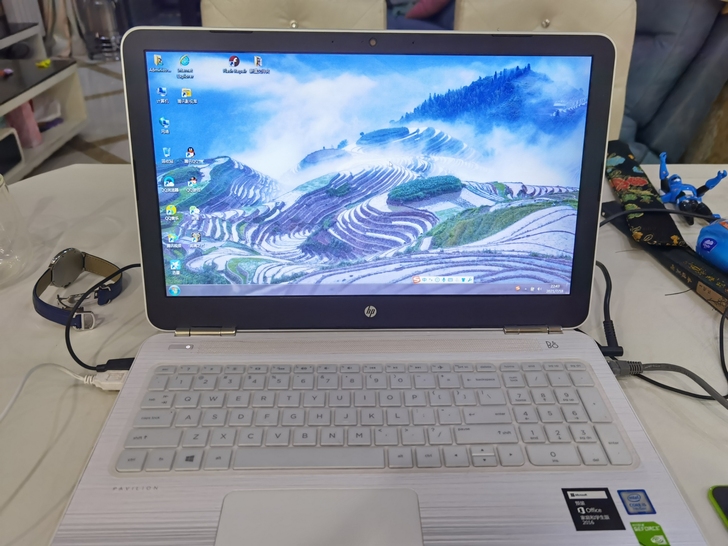 惠普笔记本电脑，使用频率太少了 故出售。