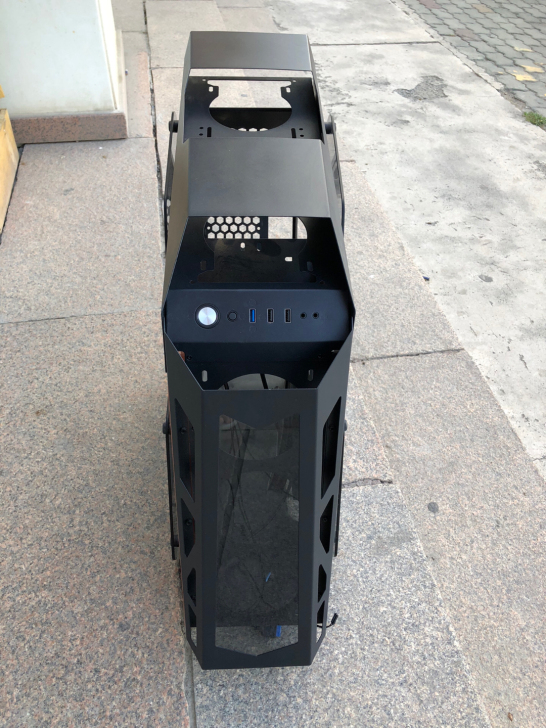 电脑异形机箱！