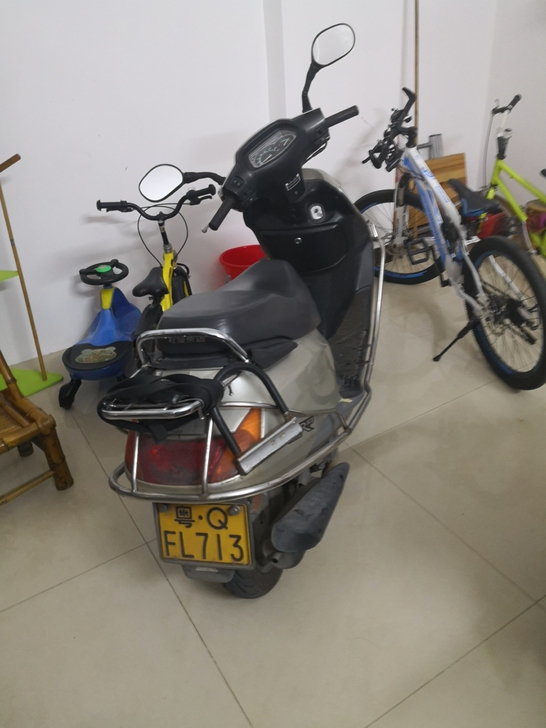 摩托车,代朋友出的 合适的来麻演看车 出本...