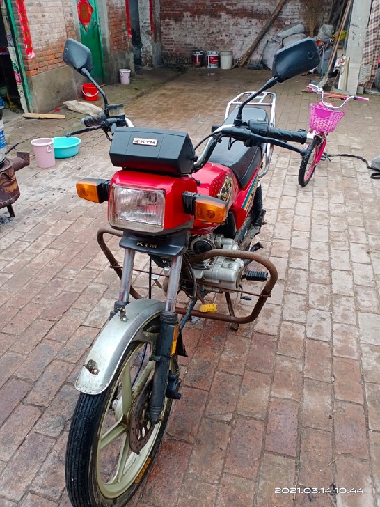 此车闲置出售，精通天马125摩托车，九成新...