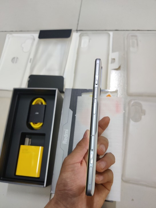 99新 红米K40游戏增强版12+128同...