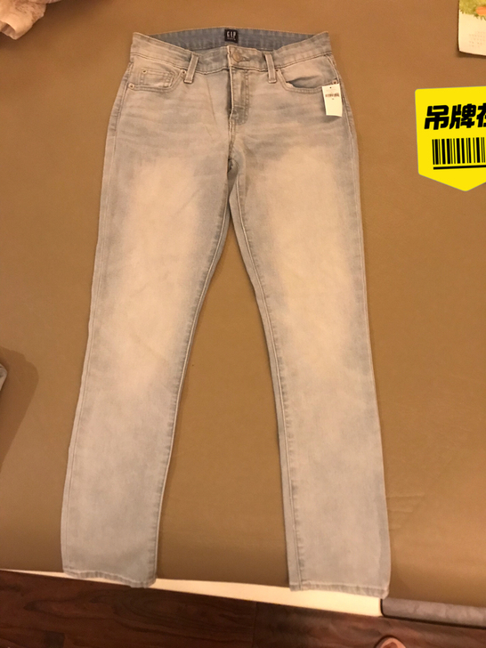 GAP女士牛仔裤，水洗浅蓝色，小直筒，中高...