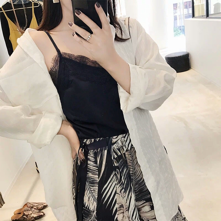 林珊珊 v领蕾丝花边吊带背心女夏百搭纯色修...