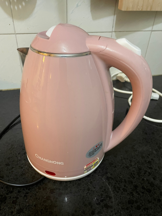 长虹电热水壶 八成新