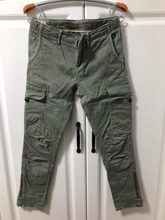 Teenie weenie工装裤子。