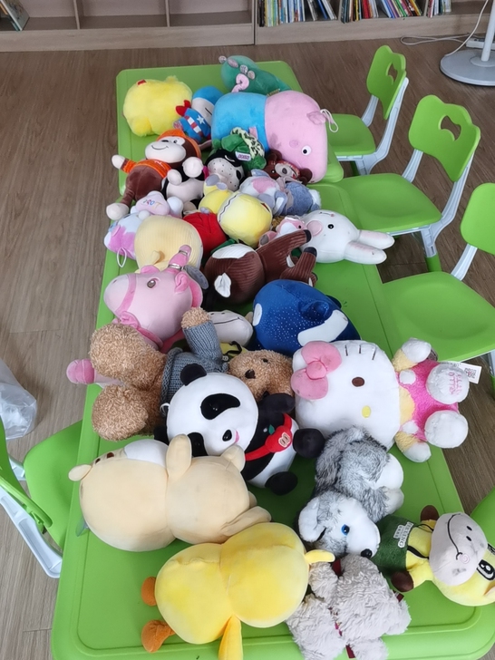 娃娃机抓的娃娃，不是全新的，有的有点脏