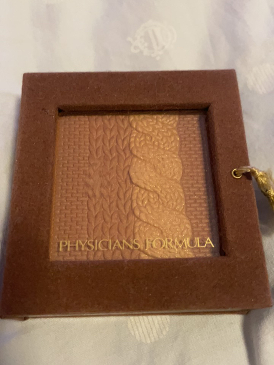 一块修容,基本就摸过几次~购于美国